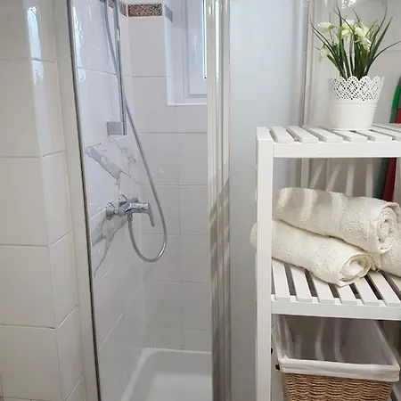 Lägenhet Apartma Zusterna Za Bazenom Koper