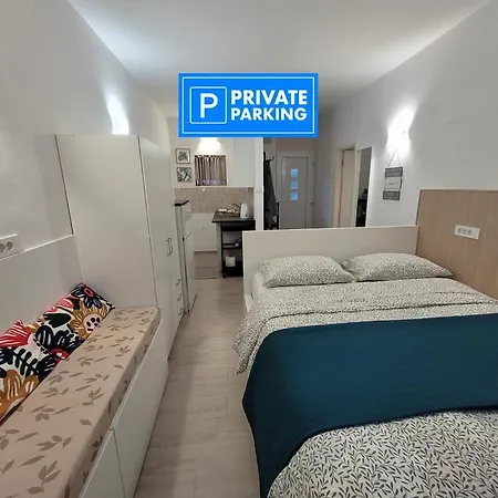 Lägenhet Apartma Zusterna Za Bazenom