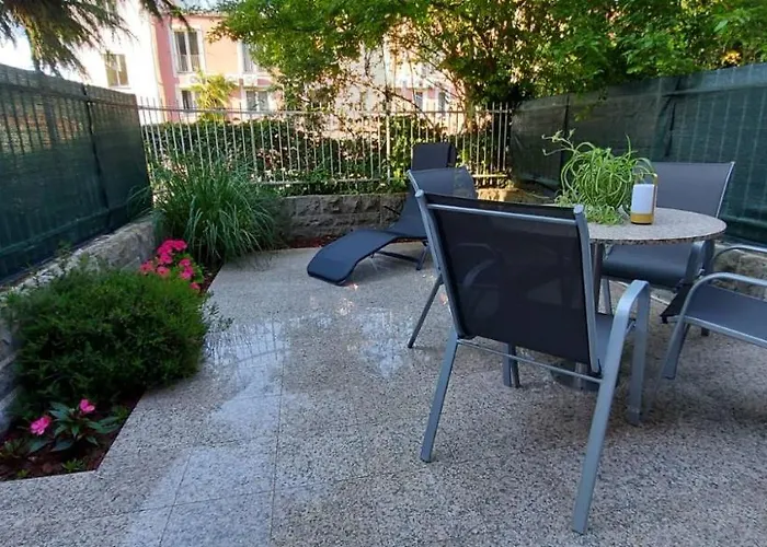 公寓 Apartma Zusterna Za Bazenom